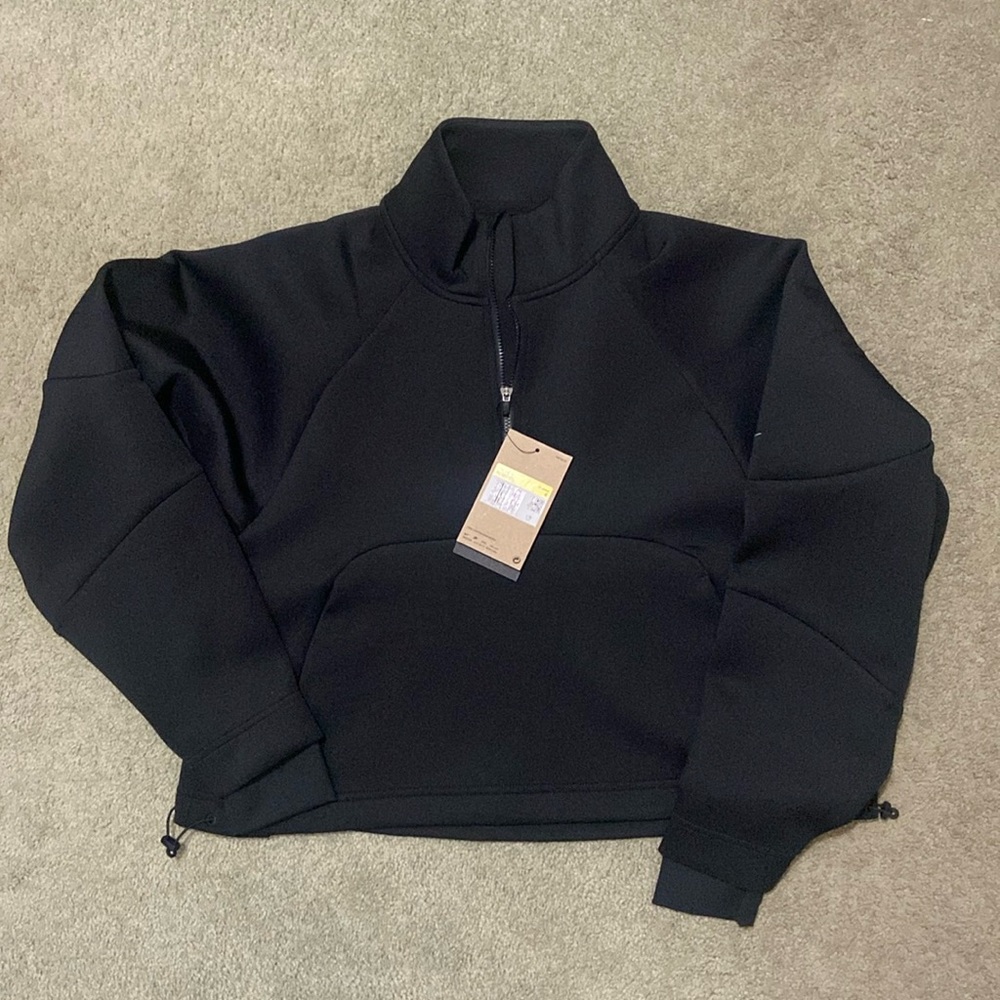 Nike women’s black 1/2 zip pullover